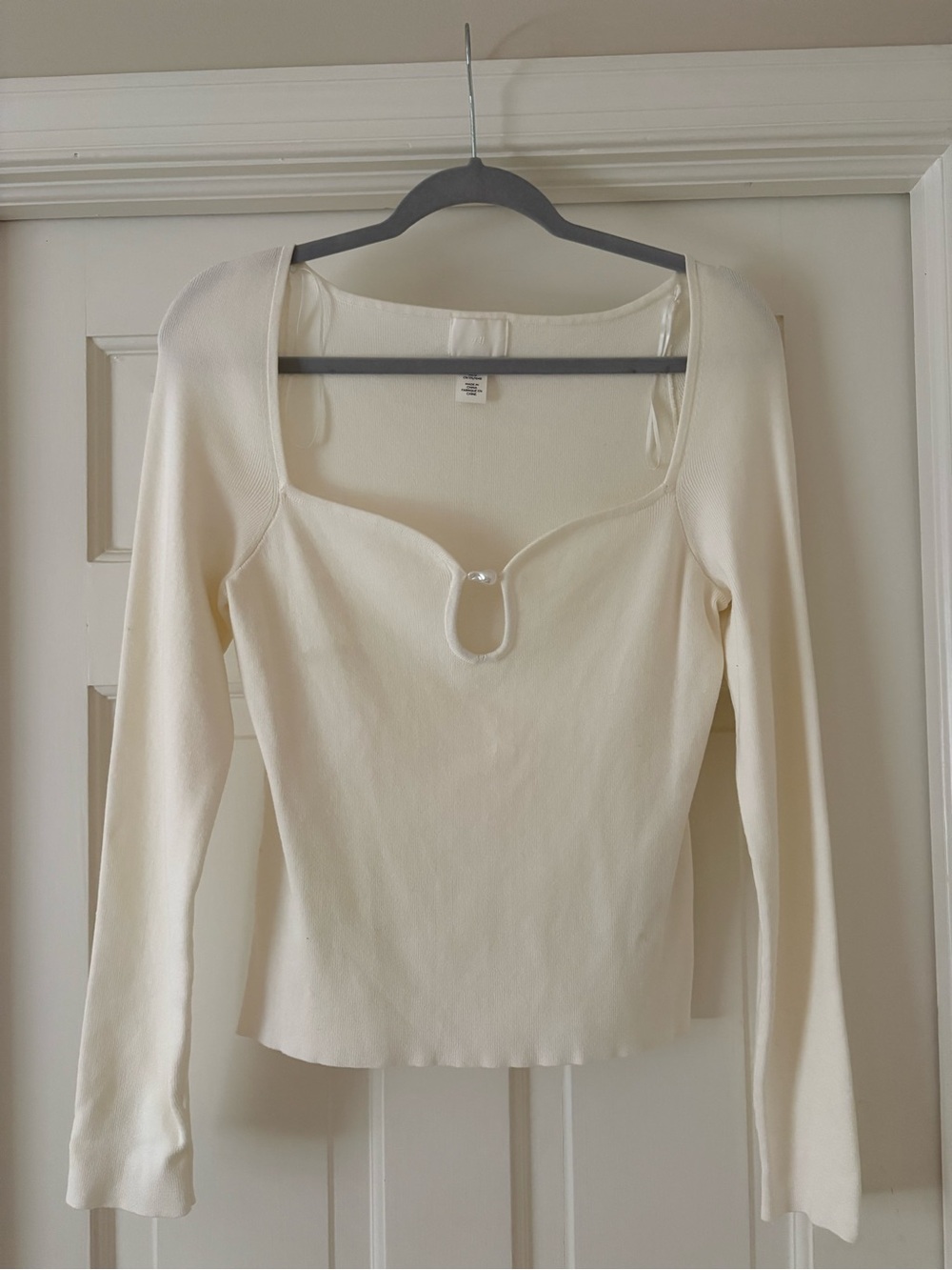 H&M cream knit long sleeve with keyhole